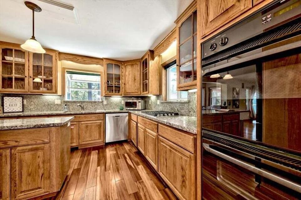 Lake Tahoe Cabin Hardwood Floor Kitchen