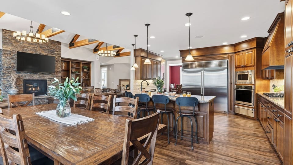 House (6 Bedrooms) | Interior