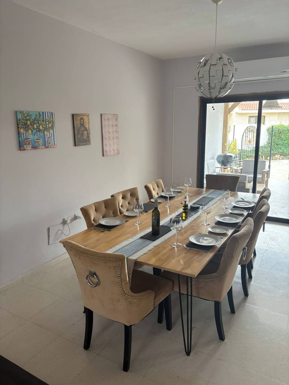 House, 4 Bedrooms, Balcony | Dining room