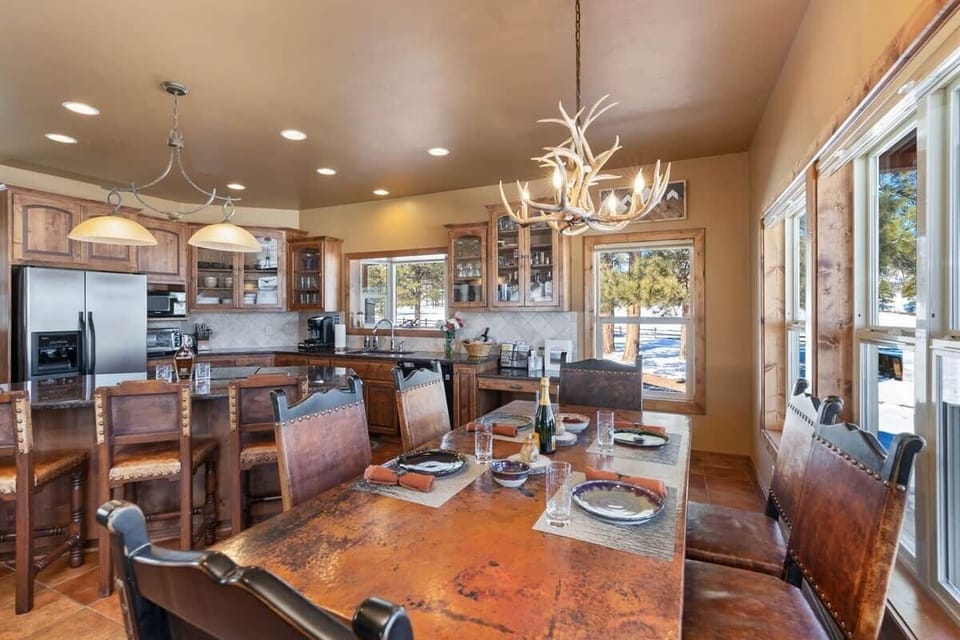 Dining Table (8+) and Bar (3+)