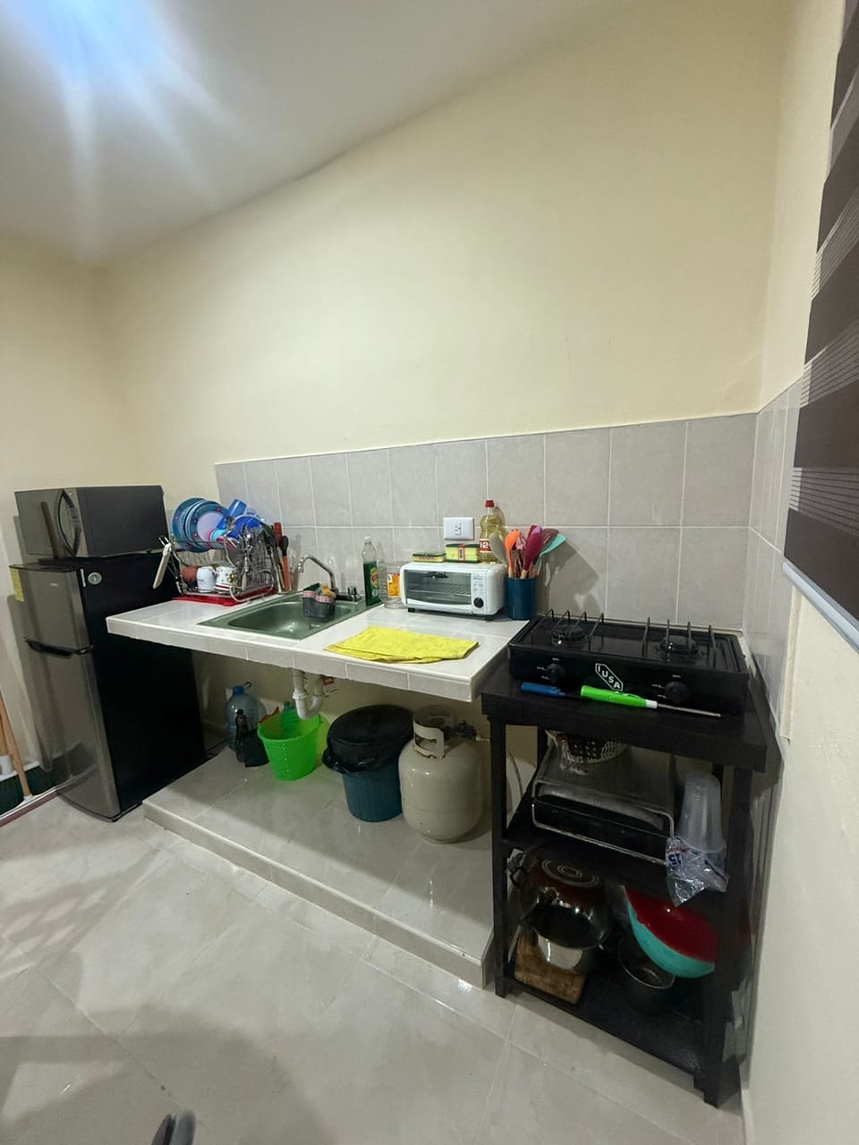 Standard House | Private kitchen | Microwave, oven, stovetop, cookware/dishes/utensils
