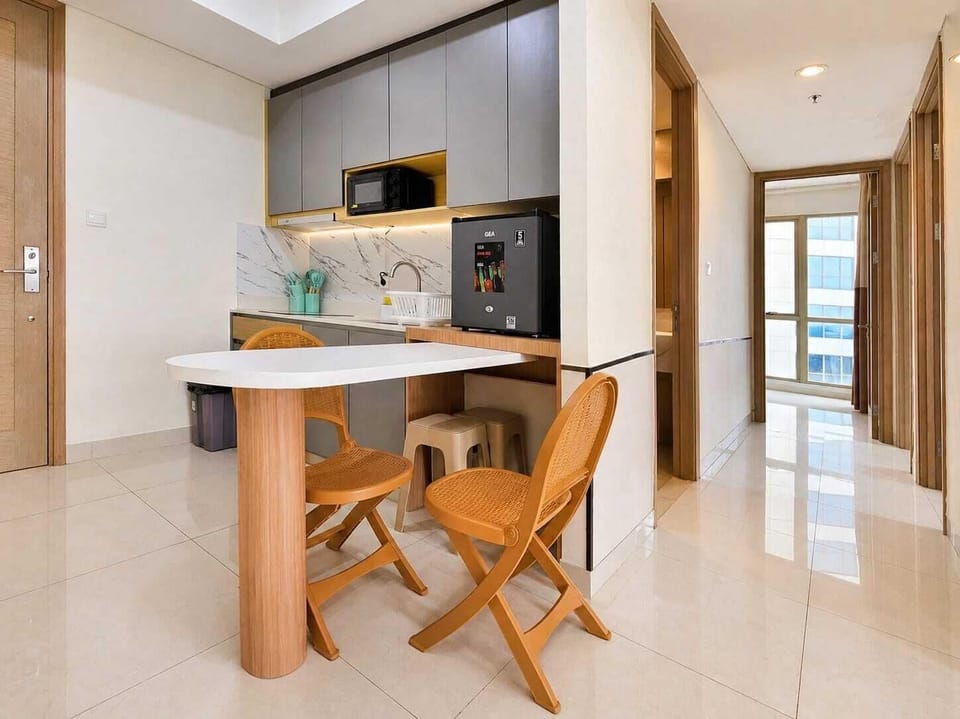 Apartment, 3 Bedrooms, City View | Private kitchen | Mini-fridge, microwave, stovetop, cookware/dishes/utensils