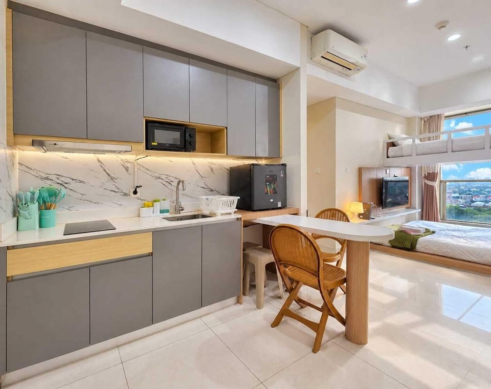 Apartment, 3 Bedrooms, City View | Private kitchen | Mini-fridge, microwave, stovetop, cookware/dishes/utensils