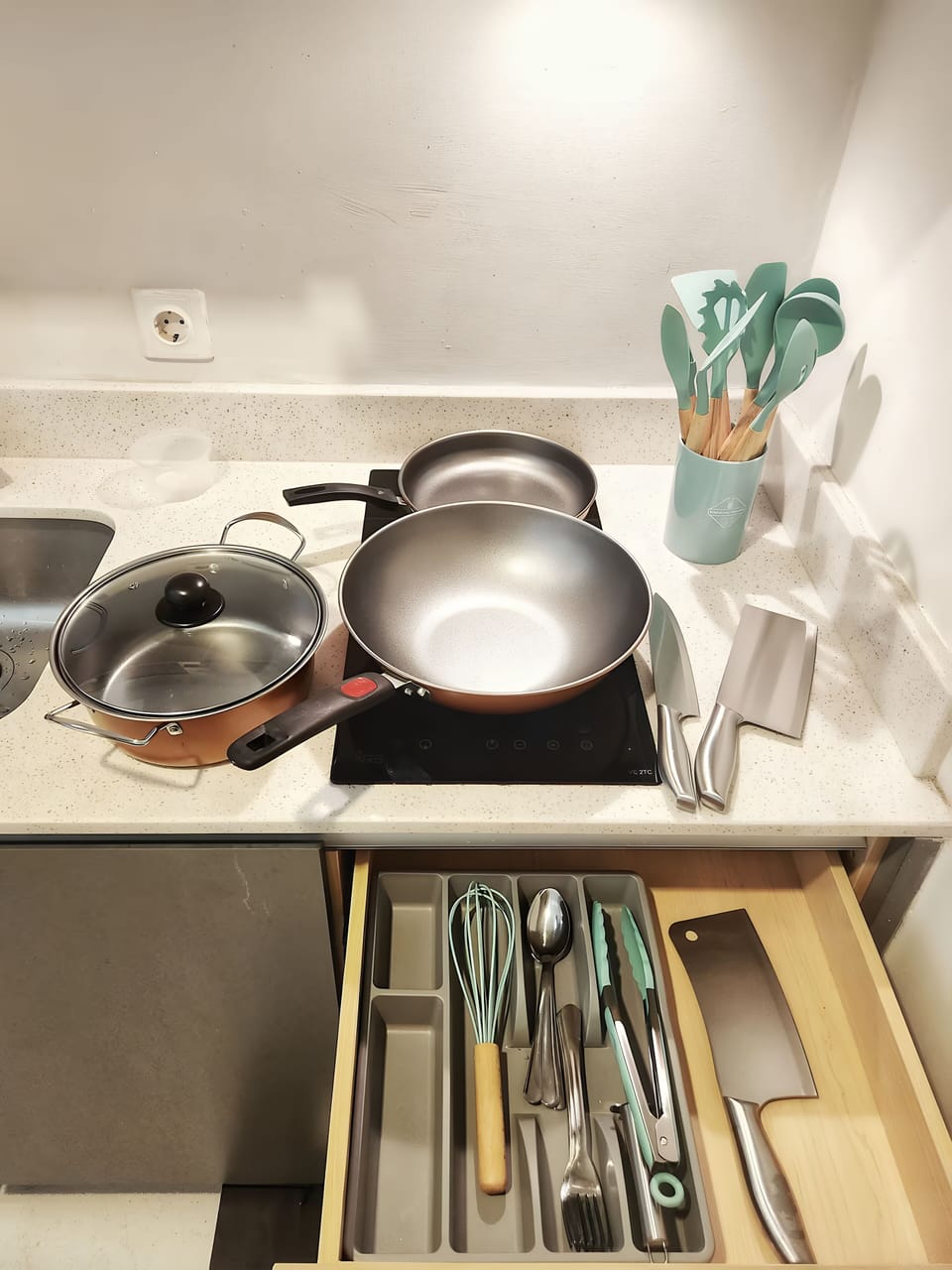 Fridge, microwave, stovetop, toaster
