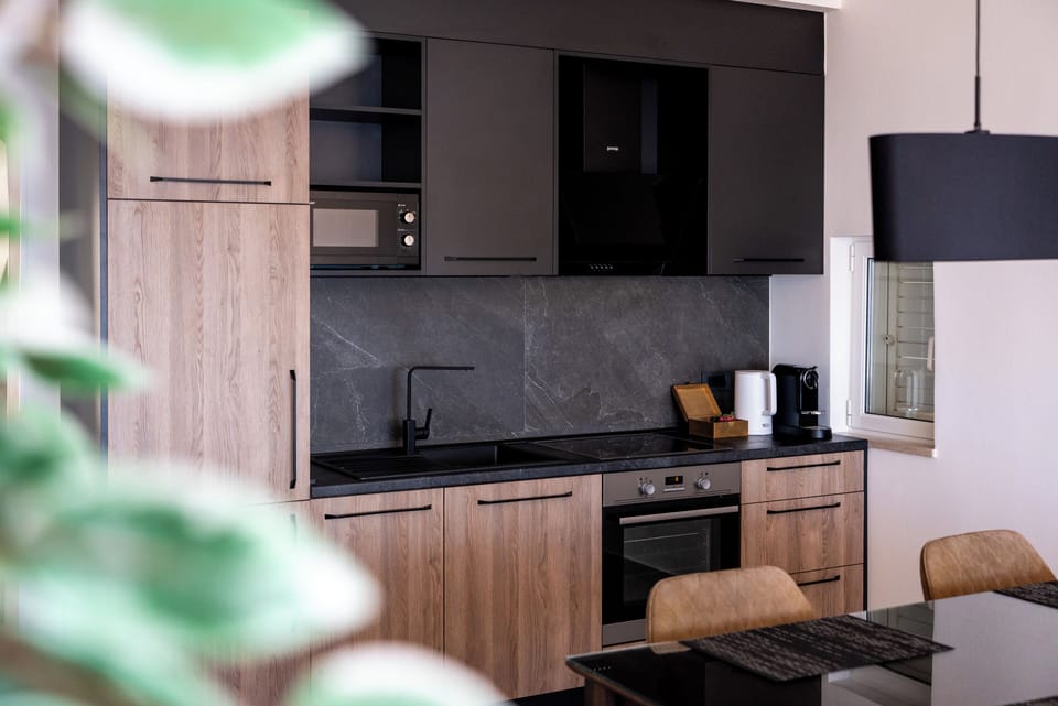 Apartment, Sea View | Private kitchen | Coffee/tea maker, electric kettle