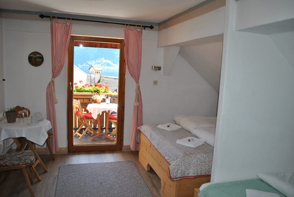 Standard Double Room, Balcony, Lake View
