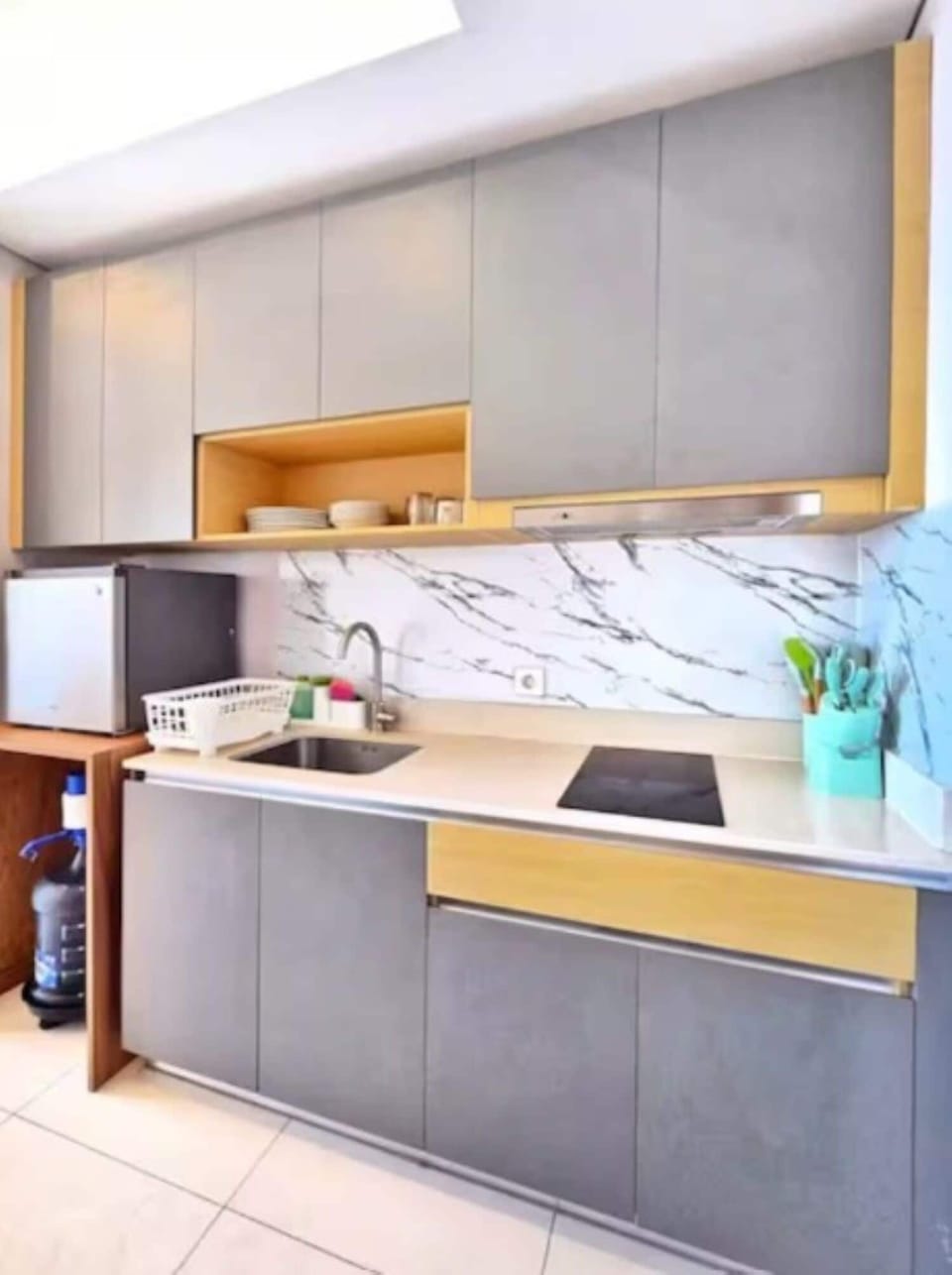 Apartment, 3 Bedrooms, City View | Private kitchen | Mini-fridge, stovetop, cookware/dishes/utensils