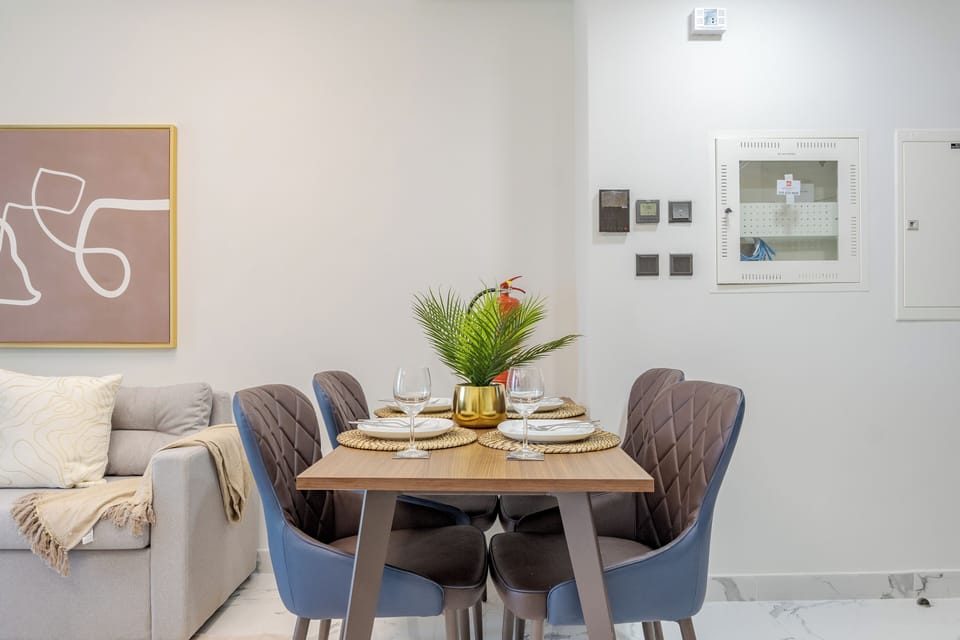 Apartment, Balcony, City View | Dining