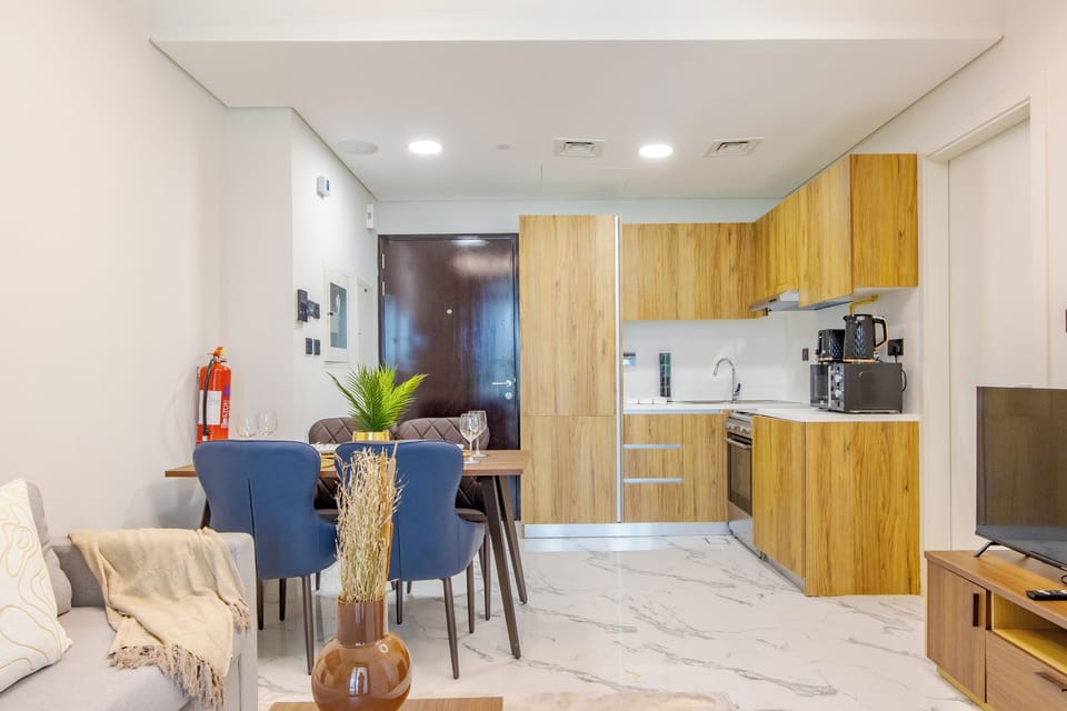 Apartment, Balcony, City View | Interior