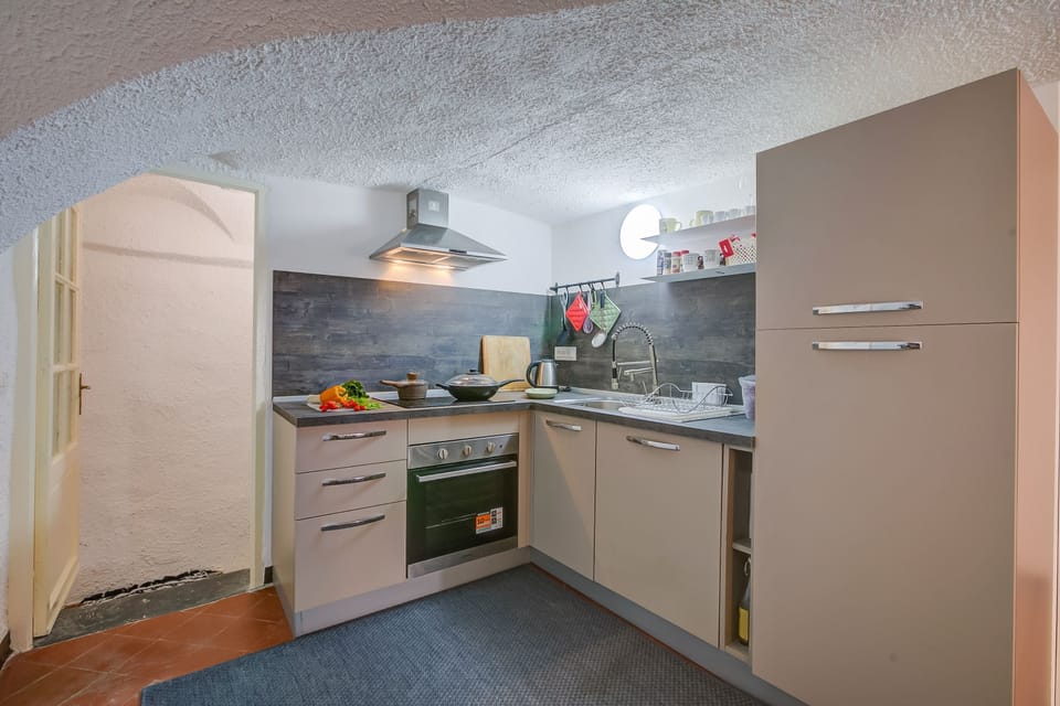 House | 1 bedroom