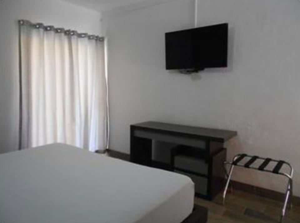 Double Room, 2 Double Beds | Free WiFi