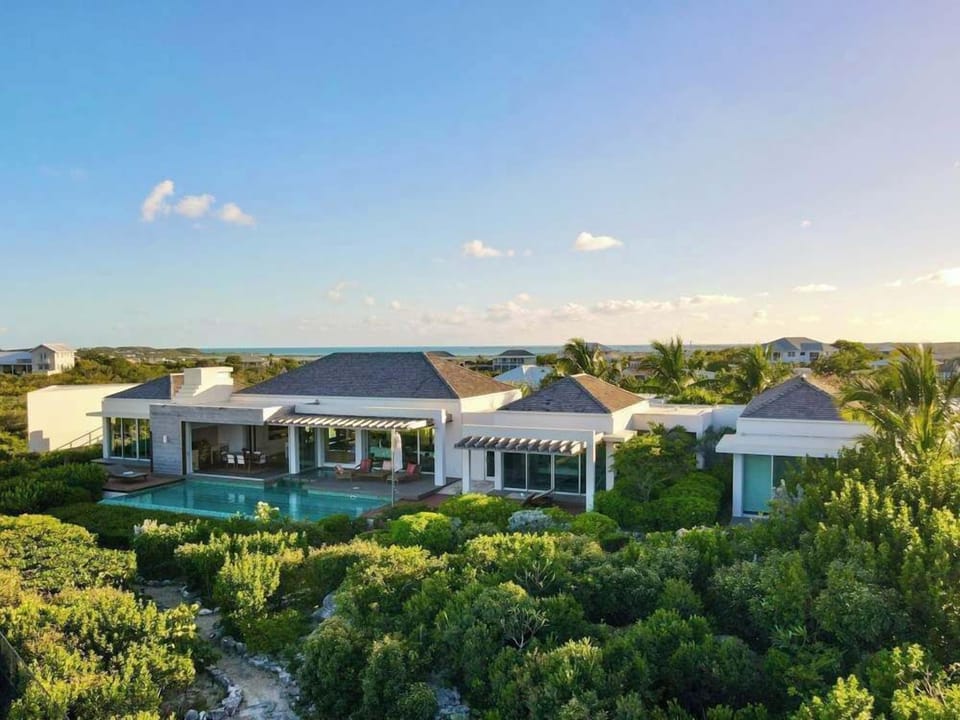 Villa Cosmo Oceanview 3 Bedroom Villa with walkout pool