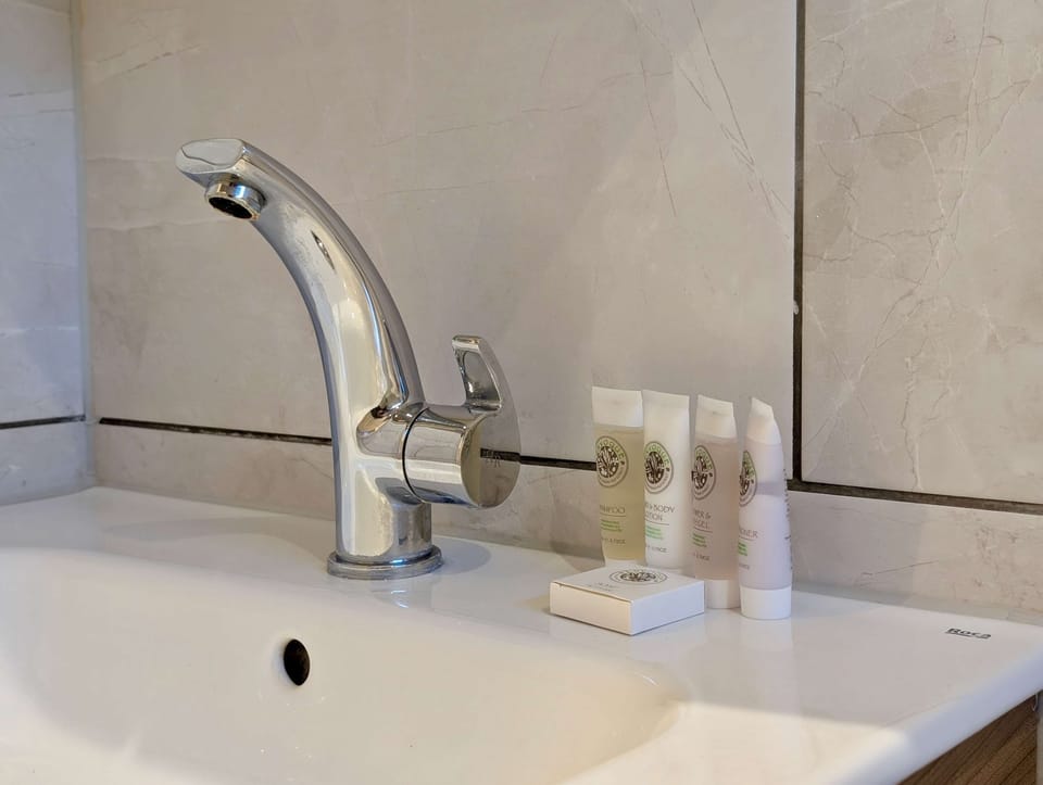 Charming and Modern 1-bedroom Flat Apartment in Slough