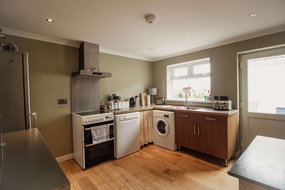 House | 4 bedrooms, high-speed internet