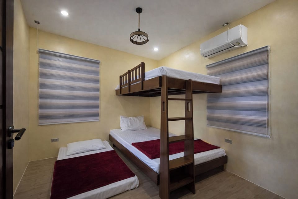 Family Room, 2 Bedrooms, Sea View | Free WiFi, bed sheets