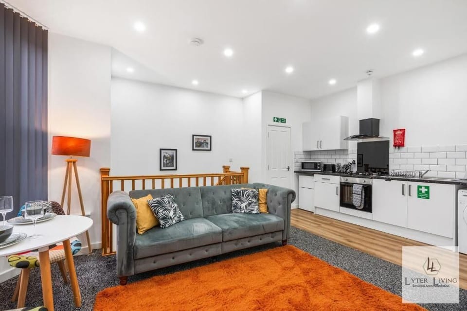Apartment | Living area | Flat-screen TV