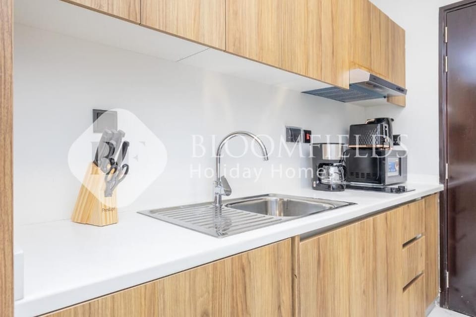 Apartment, Balcony, Canal View | Private kitchen