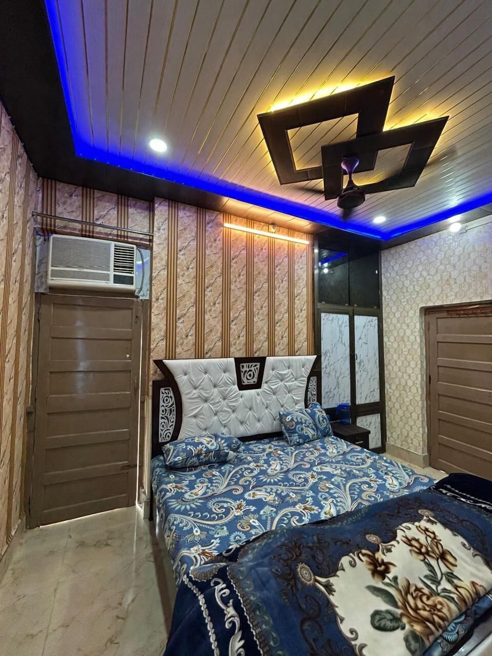 Rollaway beds, free WiFi, bed sheets