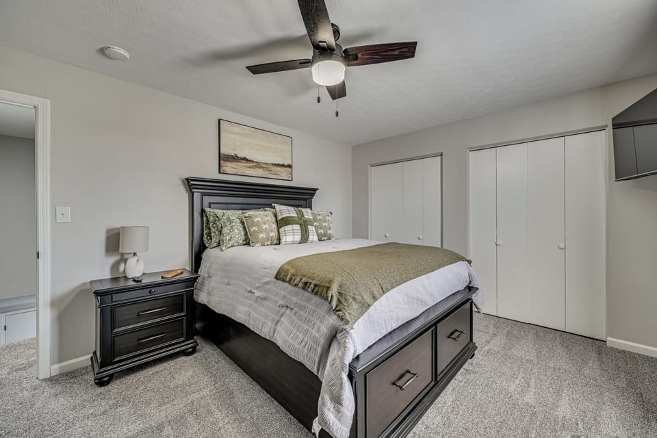5 Mi to Cave Tour! Couples Adventure Hub Apartment in Bowling Green