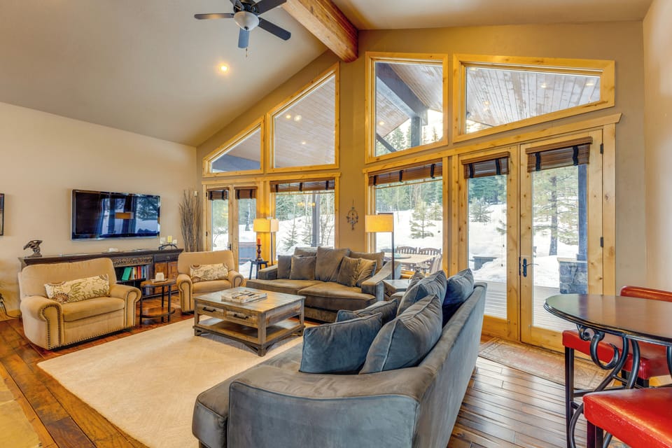 House (5 Bedrooms) | Interior
