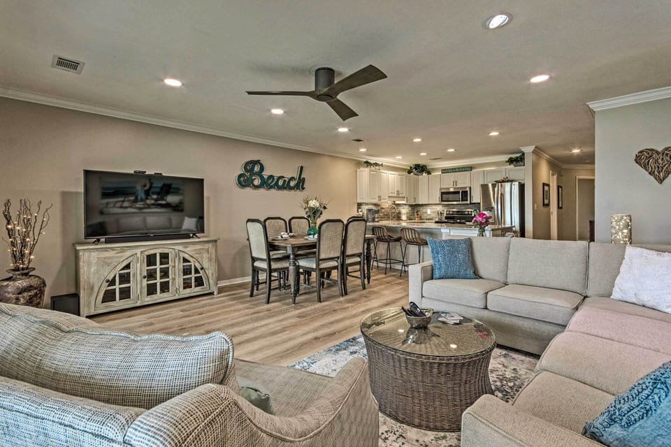 Open Concept Living, Dining, and Kitchen