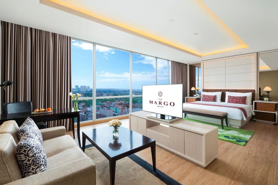 Minibar, in-room safe, desk, soundproofing