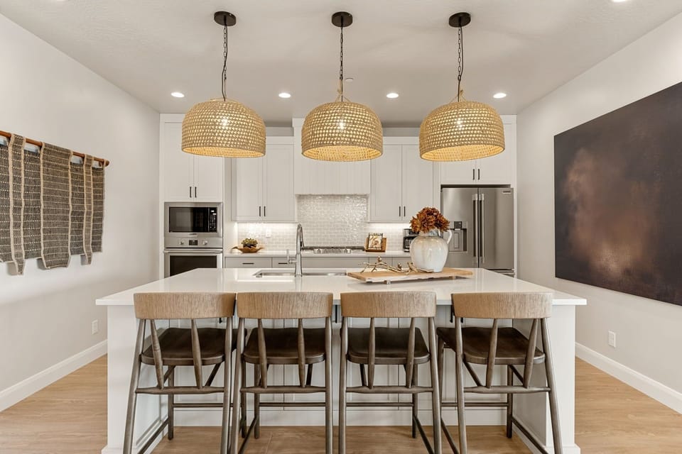 Townhome, 6 Bedrooms | Private kitchen | Fridge, oven, coffee/tea maker, toaster
