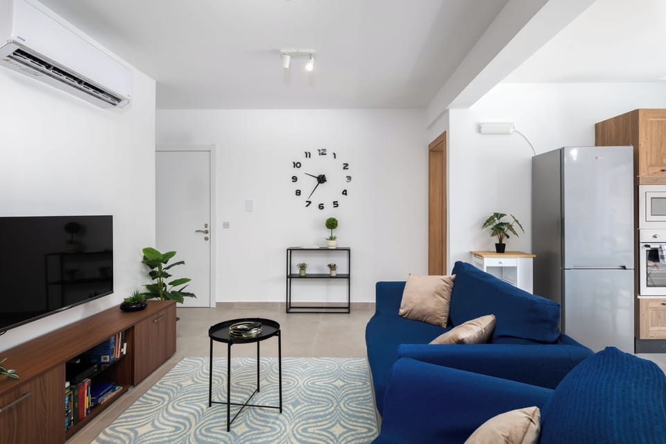 Apartment, City View | Living area
