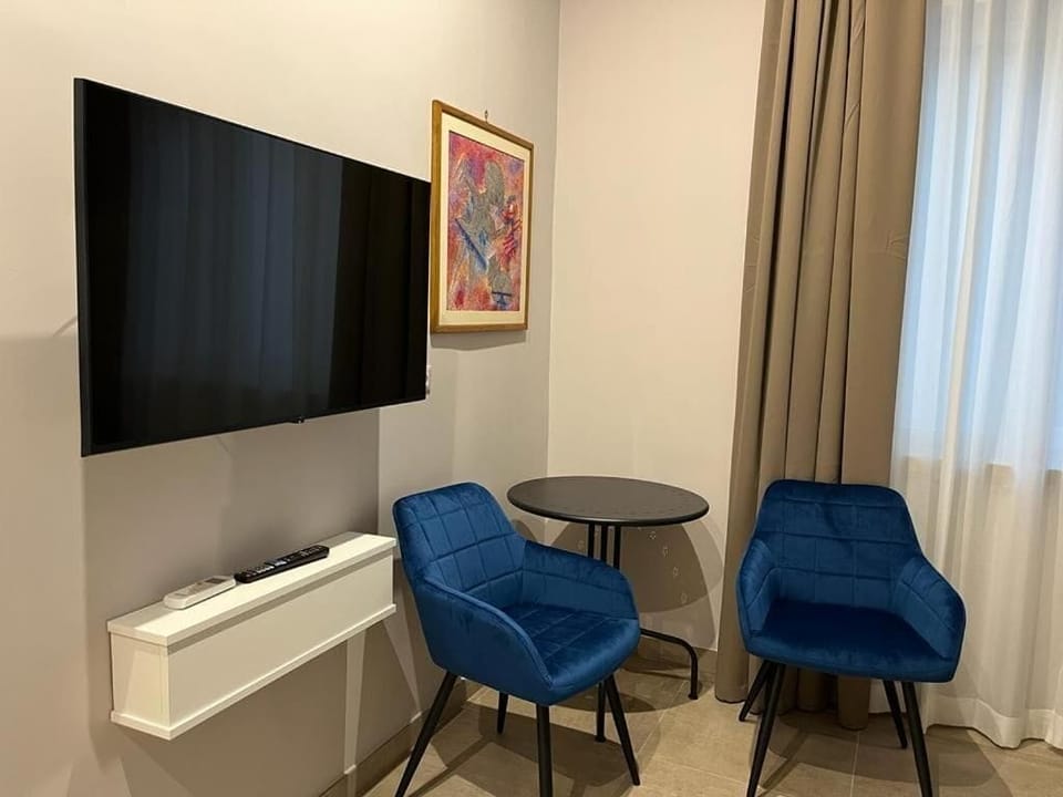 Deluxe Double or Twin Room, Jetted Tub | Interior