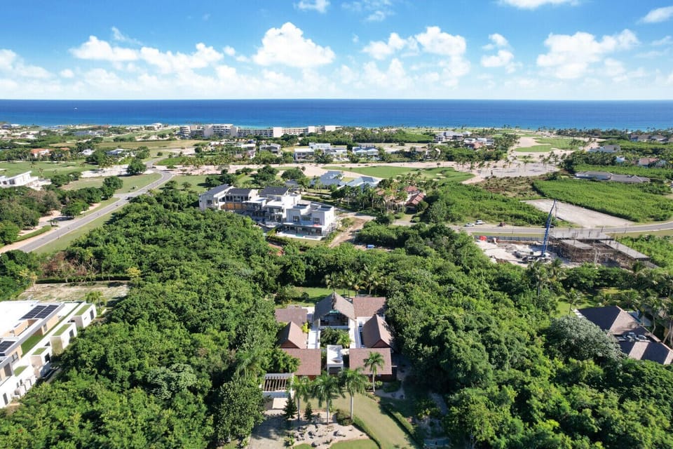Villa Monica: Aerial view of the property and surroundings