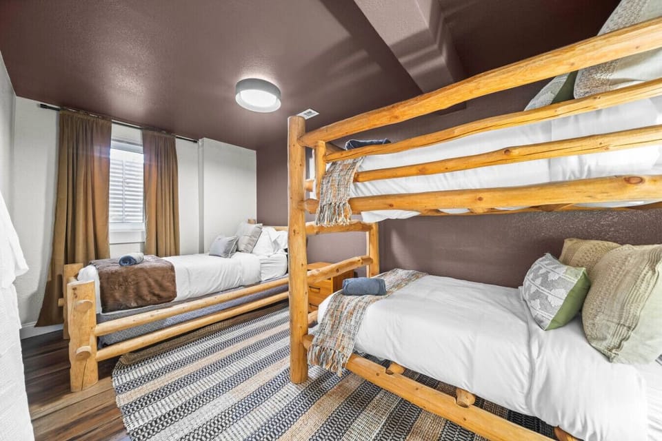 Bedroom 5: Three twin beds on main level