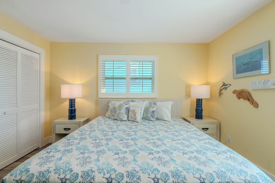 Upper Queen guest bedroom.