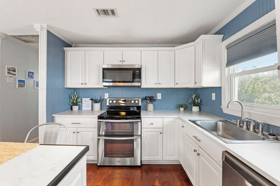 KDN9604: Good Times Wright Place | Main Level Kitchen