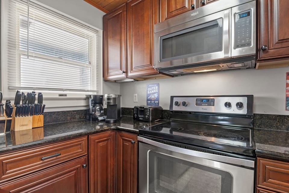 R59: Sea Rise | Main Level Kitchen