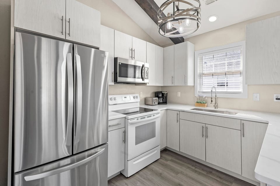 KDS9703: KDH & Chill | Kitchen