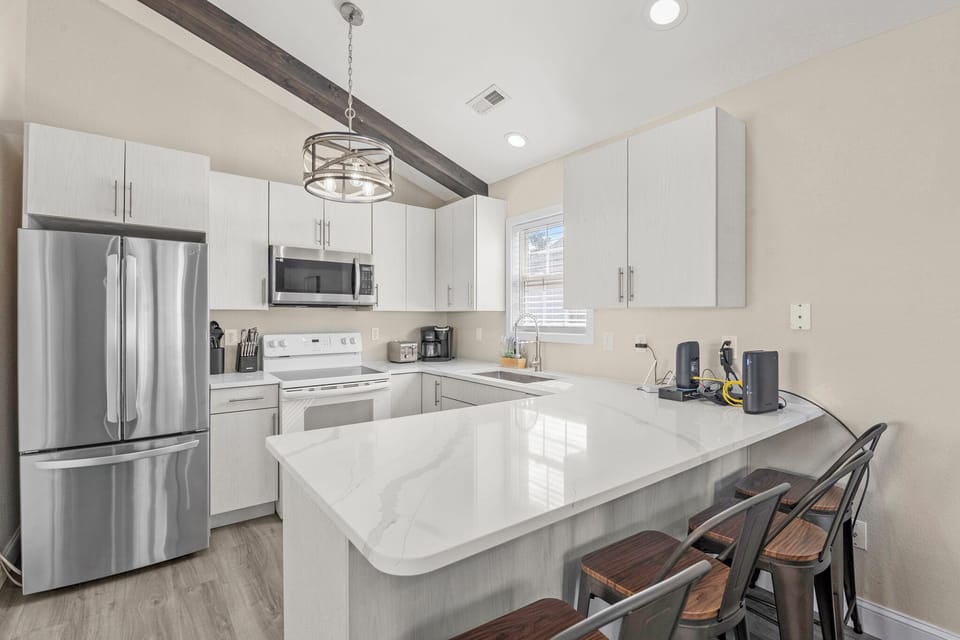 KDS9703: KDH & Chill | Kitchen