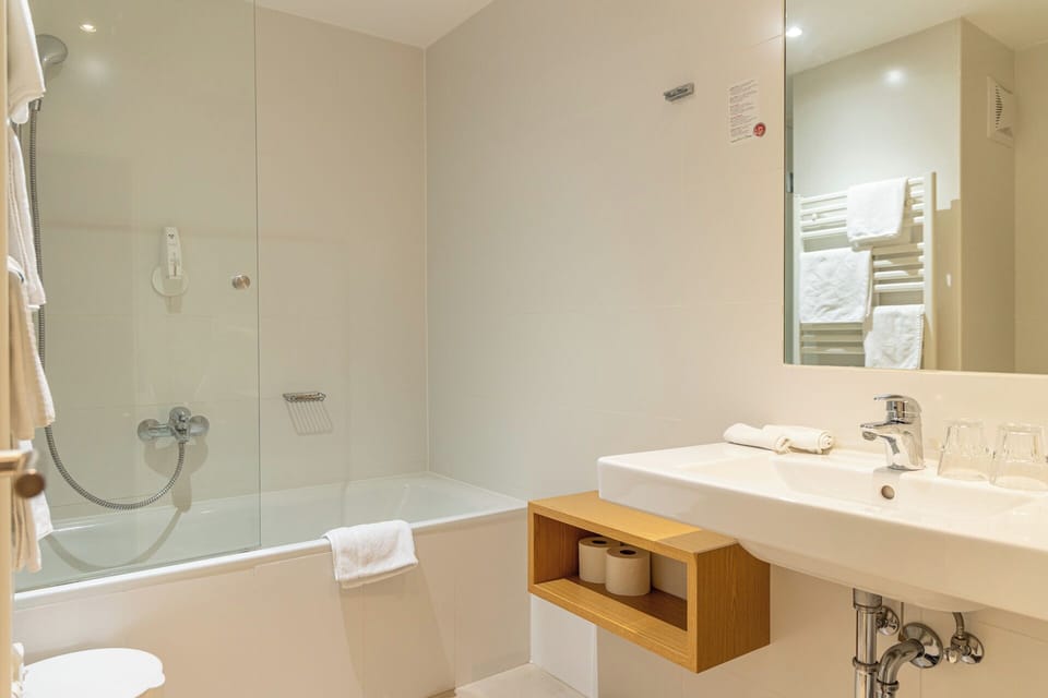 Panoramic Double Room | Bathroom