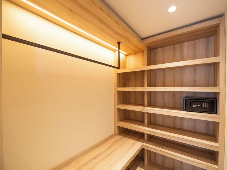 Minibar, in-room safe, iron/ironing board (on request), WiFi (free)
