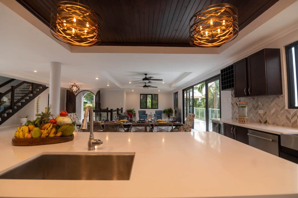House | 4 bedrooms, high-speed internet