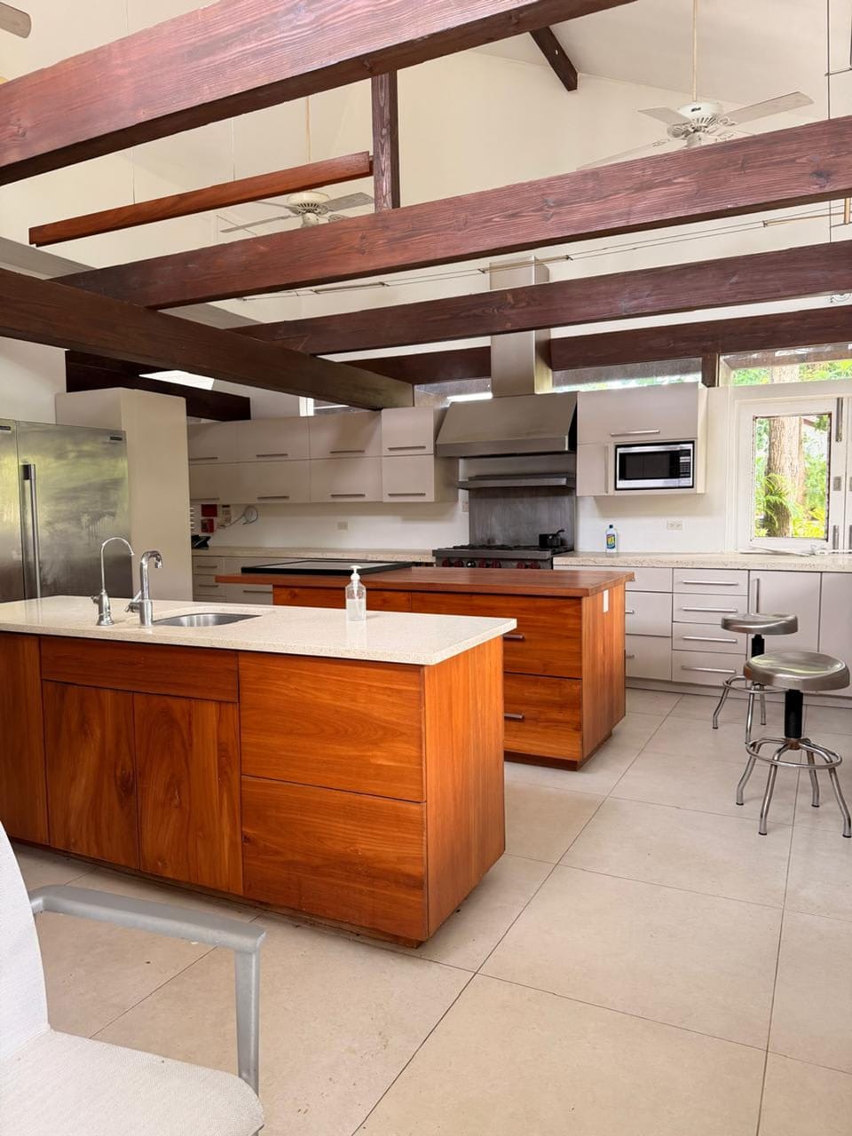 House | 4 bedrooms, high-speed internet
