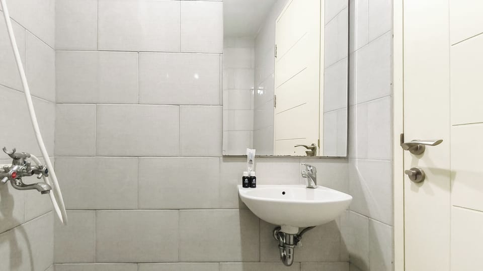 Standard Studio | Bathroom