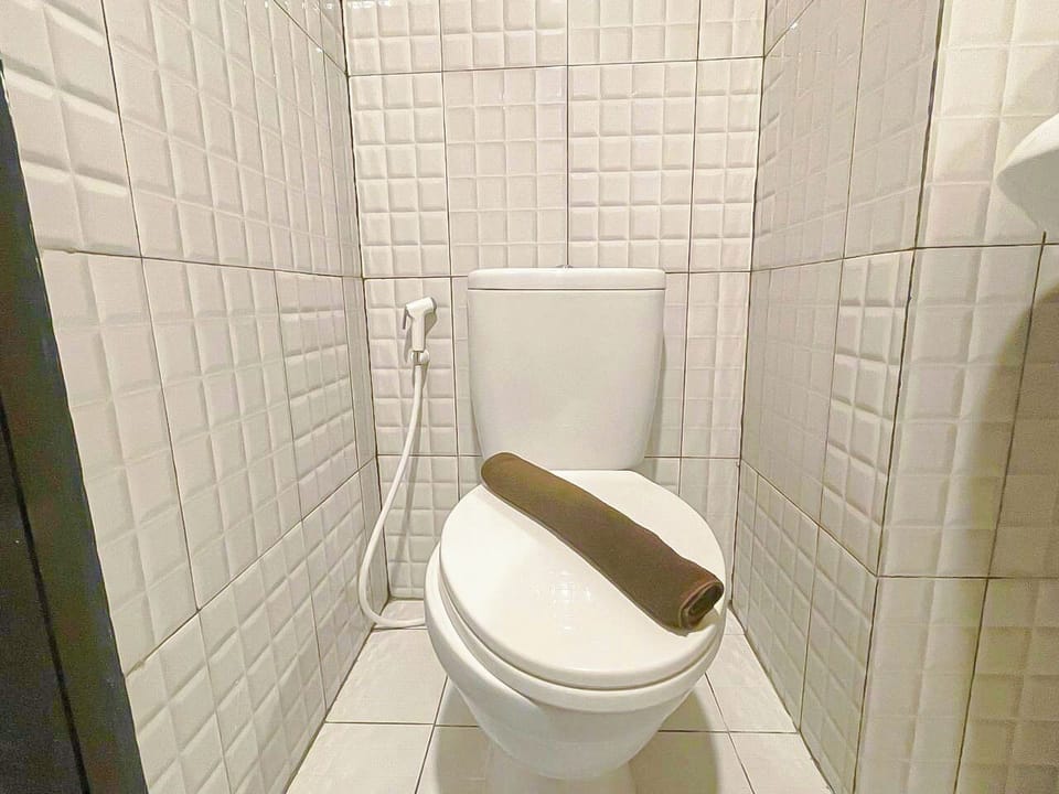 Standard Studio | Bathroom