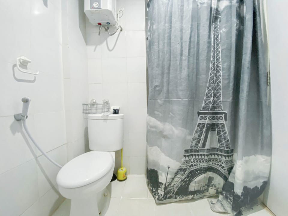 Standard Studio | Bathroom
