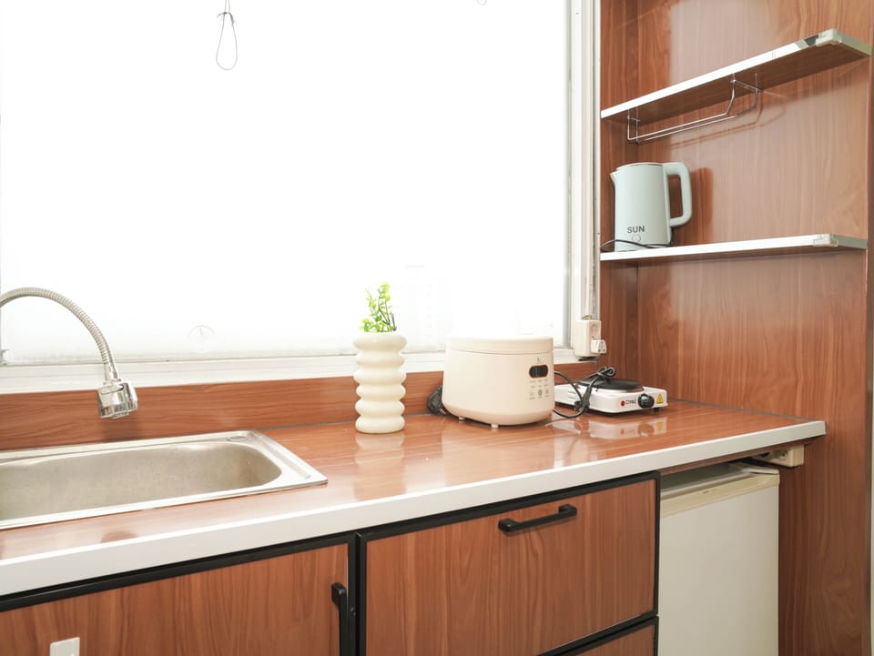 Standard Studio | Private kitchen | Electric kettle
