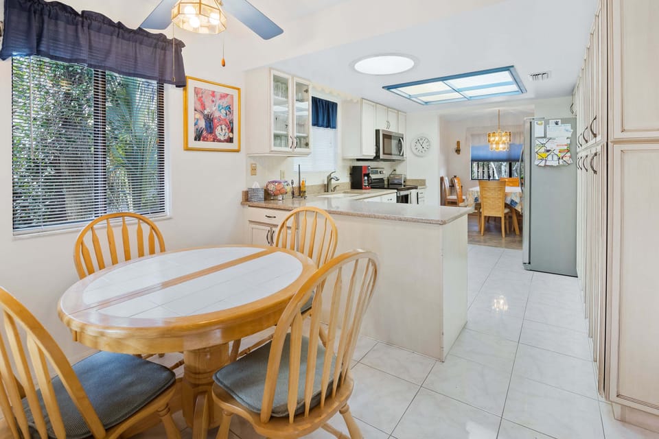 House, Multiple Beds, Patio, Garden View (30+ Days) | Dining