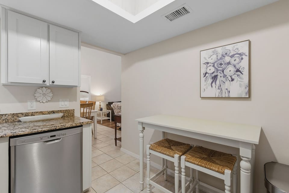 Villa, Multiple Beds, Kitchen, Pool View (Sea Woods Villa 277) | Interior