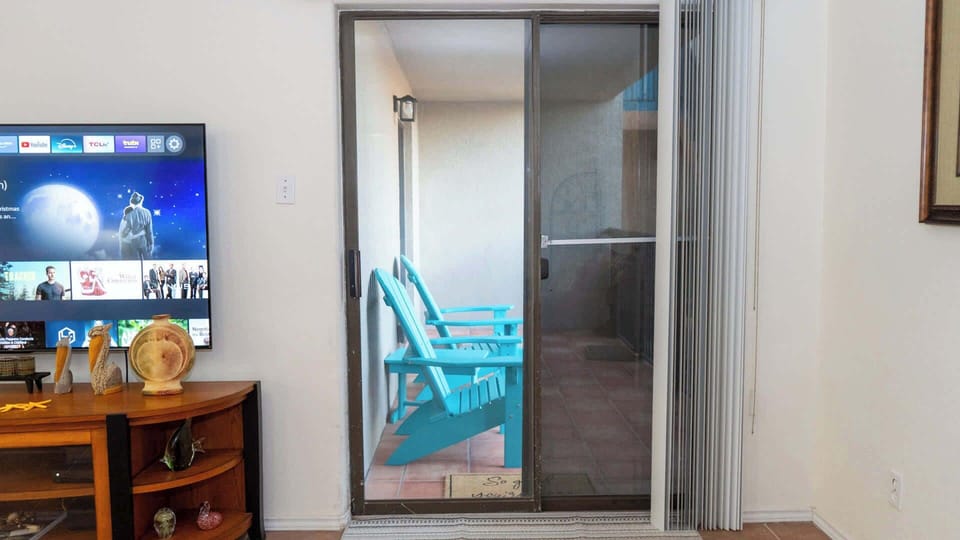 Apartment, Multiple Beds, Patio, Pool View (Habitat 1) | Interior