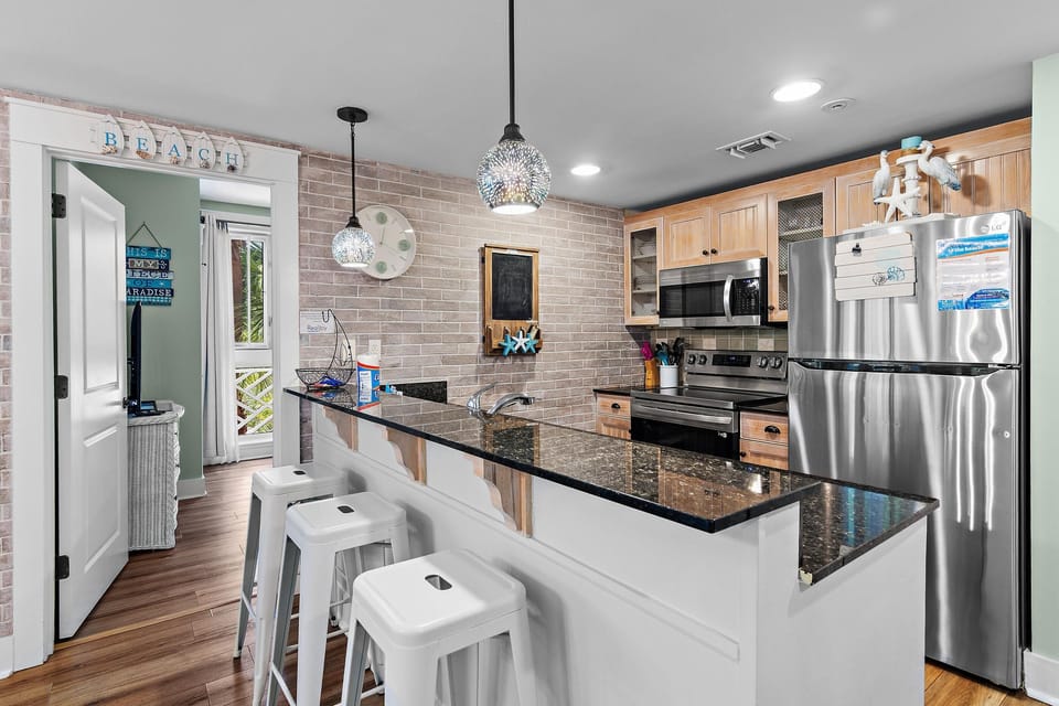 Condo, Multiple Beds (Market Street Inn 248- Beauty by the ) | Private kitchen