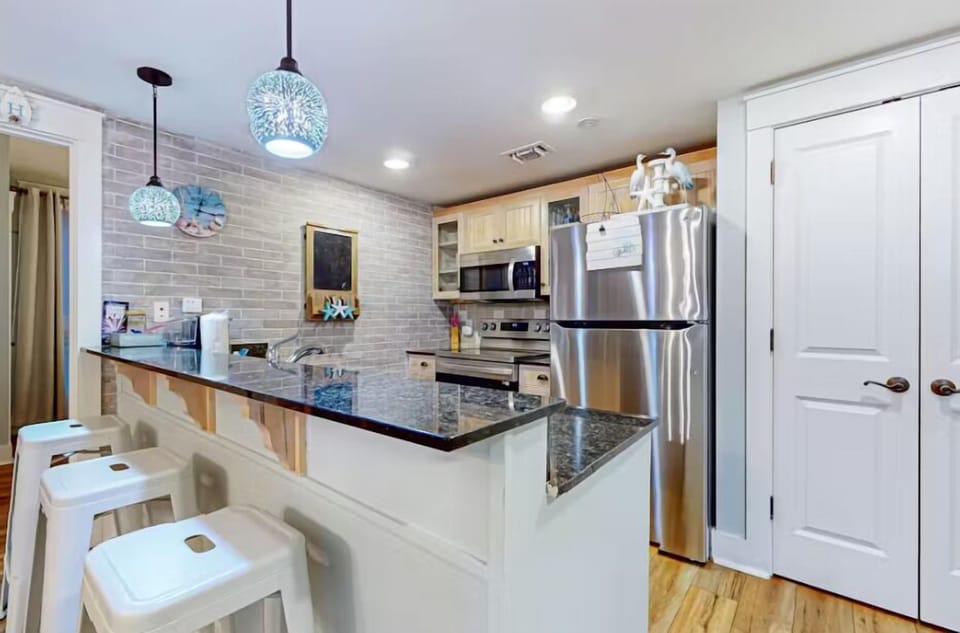 Condo, Multiple Beds (Market Street Inn 248- Beauty by the ) | Private kitchen