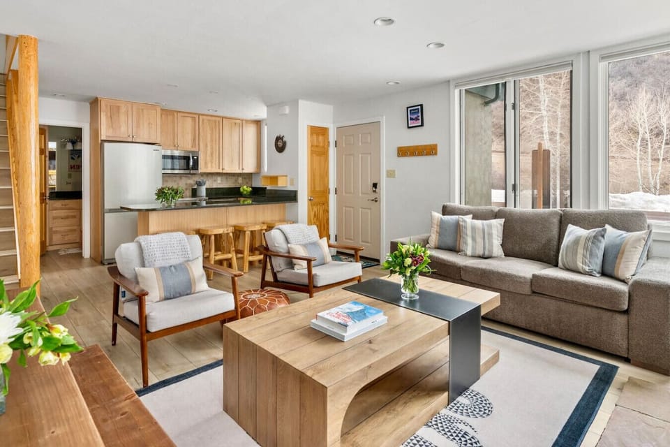 Living Room & Kitchen